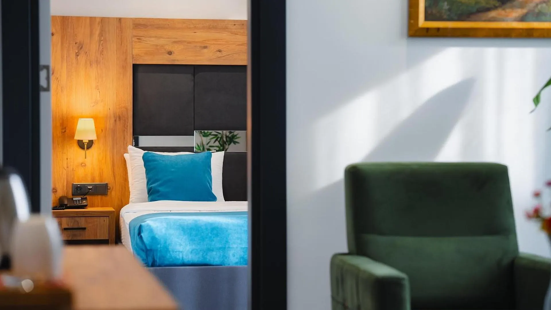 Berlin Suite Hotel 트라존