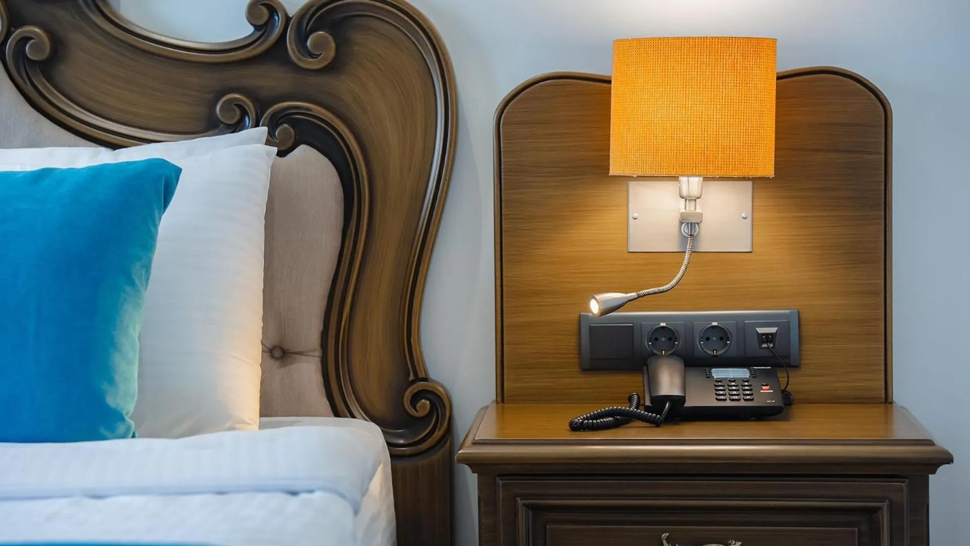Berlin Suite Hotel 트라존