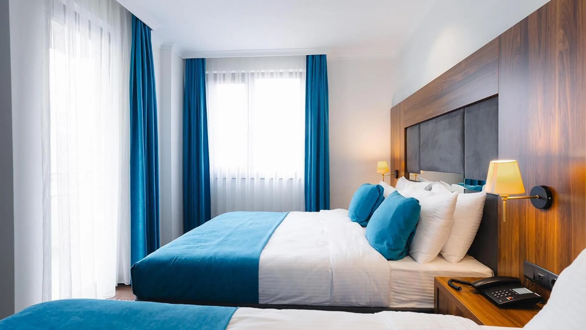 Berlin Suite Hotel 트라존